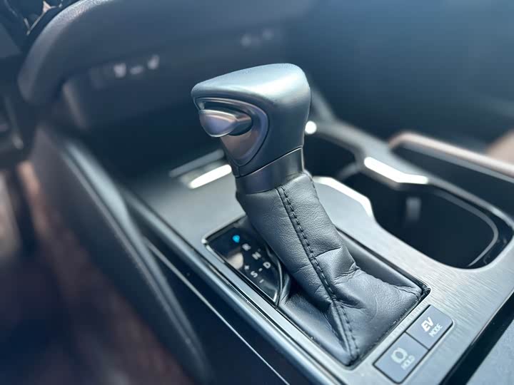 Lexus ES, 2023 — фото 7 из 9