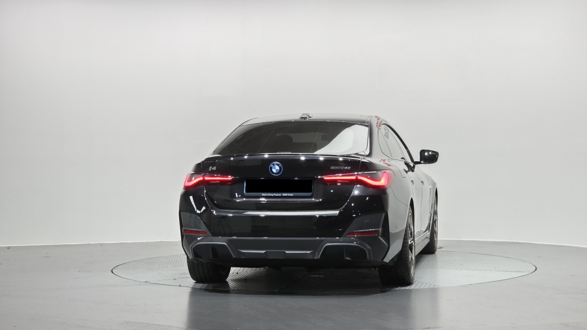 BMW i4, 2022 — фото 4 из 12