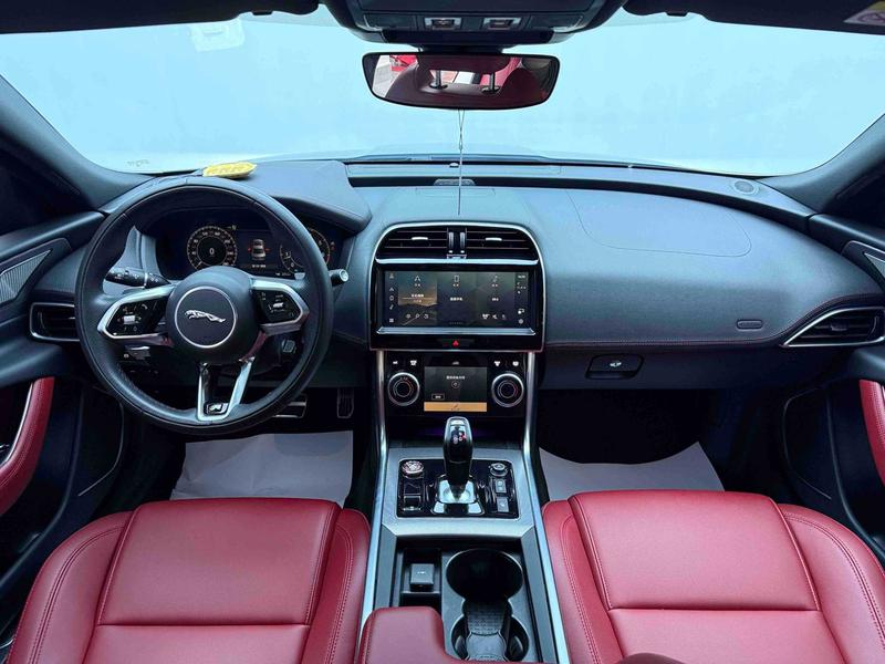 Jaguar XE L, 2023 — фото 7 из 10