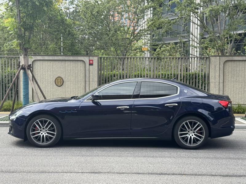 Maserati Ghibli, 2021 — фото 4 из 12