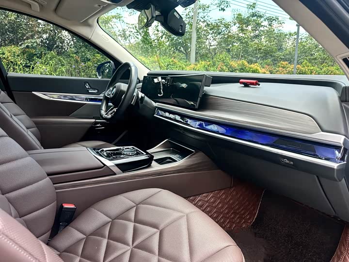 BMW 7 Series, 2023 — фото 8 из 9