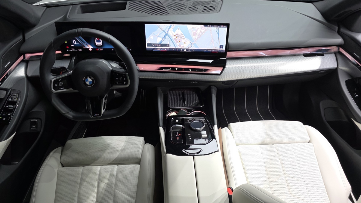 BMW 5 Series, 2025 — фото 7 из 12