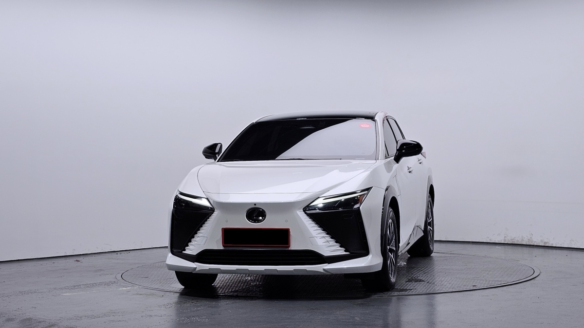 Lexus RZ, 2023 — фото 3 из 12