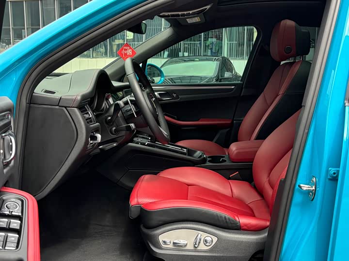 Porsche Macan, 2022 — фото 8 из 9