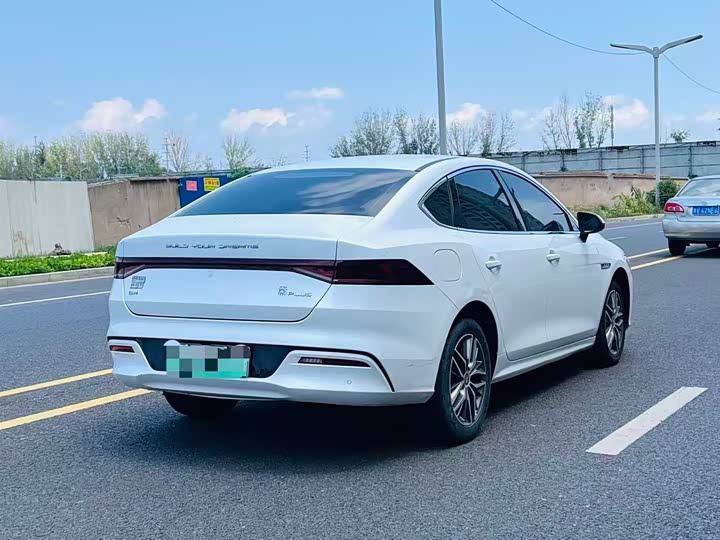 BYD Qin Plus, 2023 — фото 7 из 9