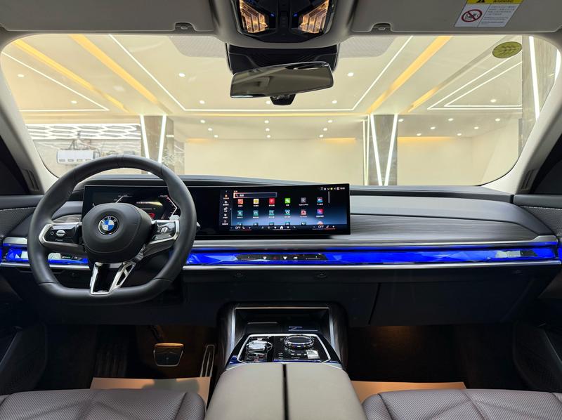 BMW 7 Series, 2025 — фото 5 из 8