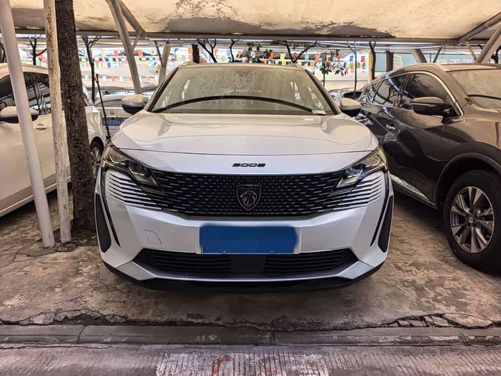 Peugeot 5008, 2022 — фото 2 из 9