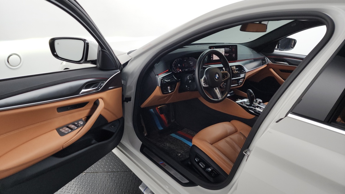 BMW 5 Series, 2022 — фото 10 из 12