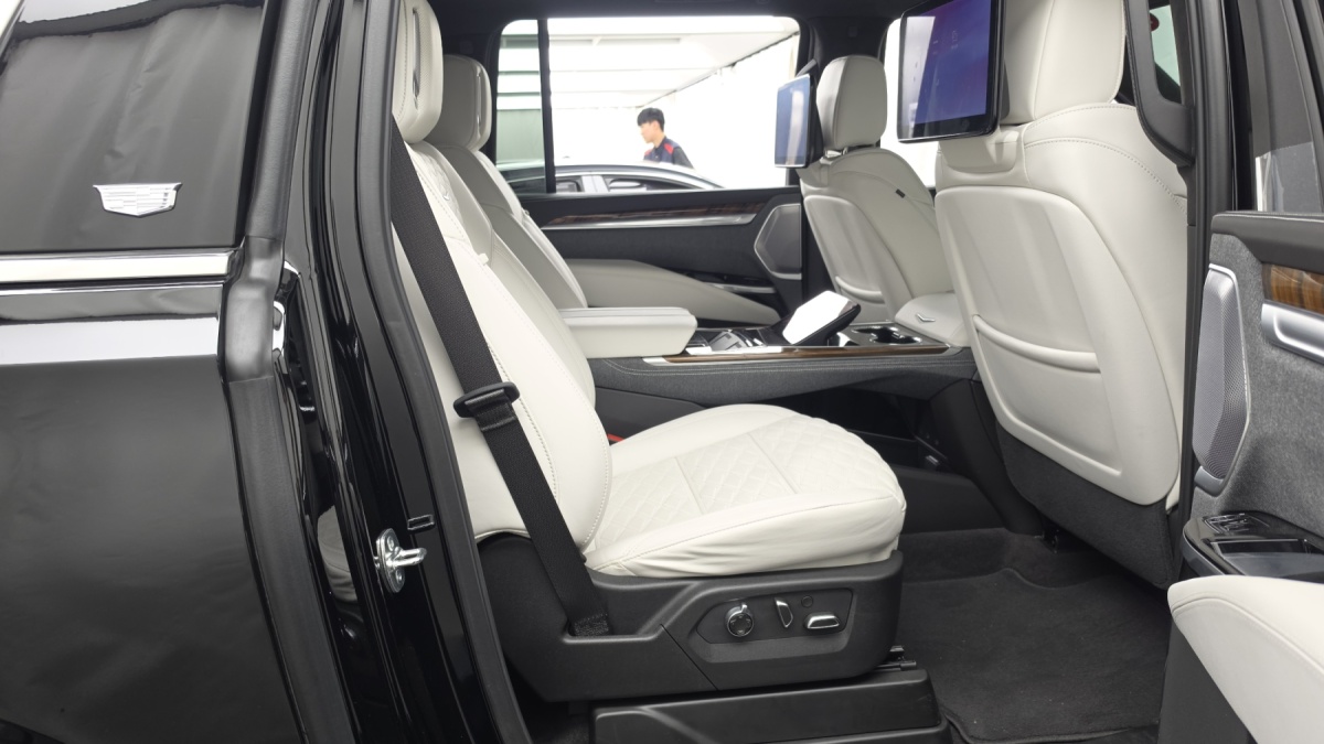 Cadillac Escalade, 2025 — фото 11 из 12