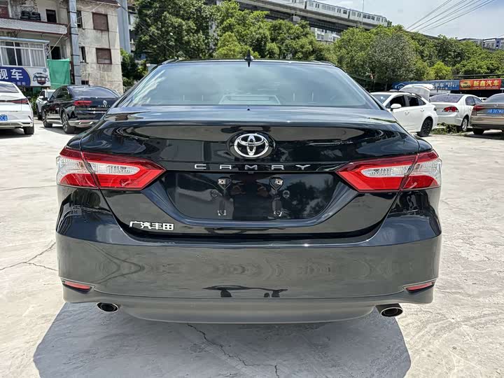 Toyota Camry, 2023 — фото 4 из 9