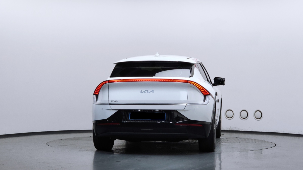 Kia EV6, 2022 — фото 4 из 12