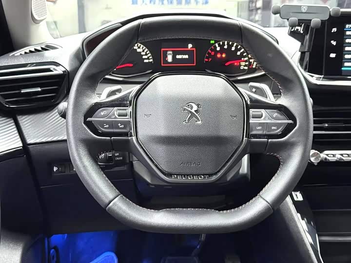 Peugeot 2008, 2023 — фото 7 из 9