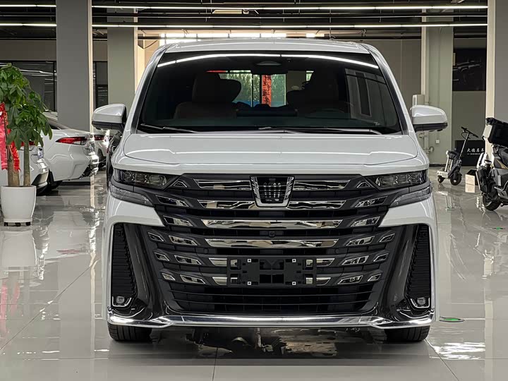 Toyota Vellfire, 2025 — фото 2 из 9
