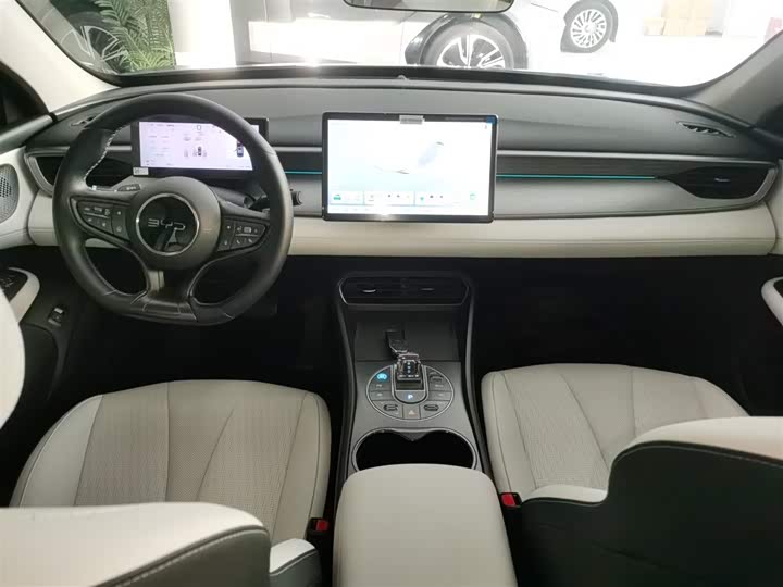 BYD Seal 05 DM-i Hybrid, 2024 — фото 6 из 9