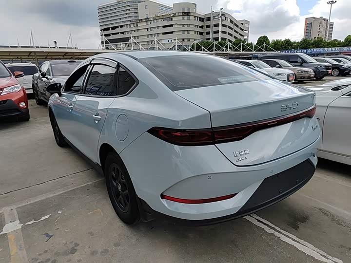 BYD Qin Plus, 2025 — фото 5 из 9