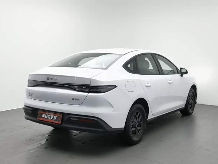 BYD Seal 05 DM-i Hybrid, 2025 — фото 2 из 9