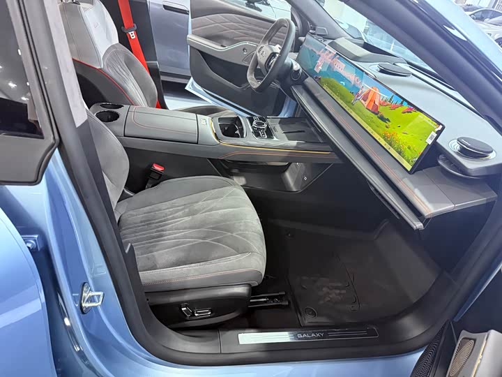 Geely Galaxy E8, 2025 — фото 8 из 9