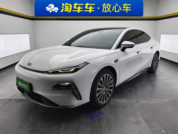 Geely Galaxy Starshine 8 EM-i, 2025 — купить в Брянске под ключ