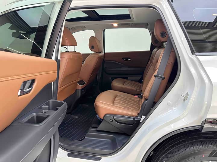 Nissan Pathfinder, 2023 — фото 9 из 9