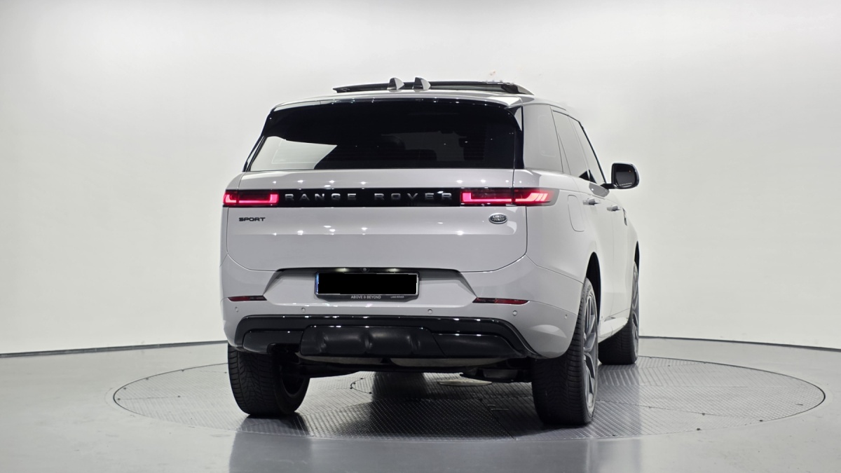 Land Rover Range Rover Sport, 2023 — фото 4 из 12
