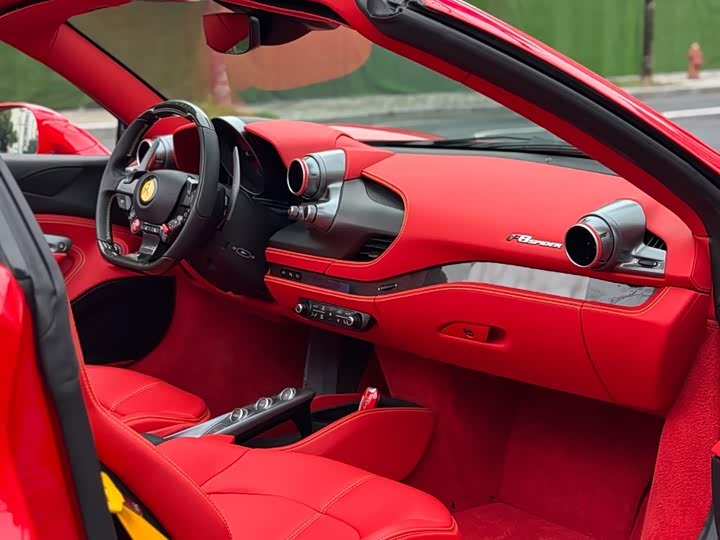 Ferrari F8, 2022 — фото 5 из 9