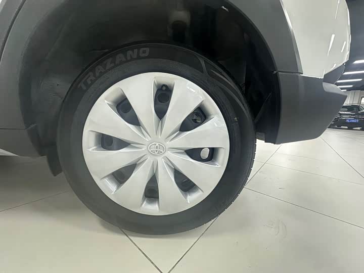 Toyota Yaris L Hatchback, 2022 — фото 8 из 9