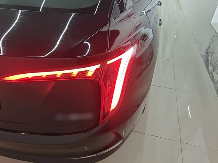 Hongqi E-QM5, 2024 — фото 8 из 9