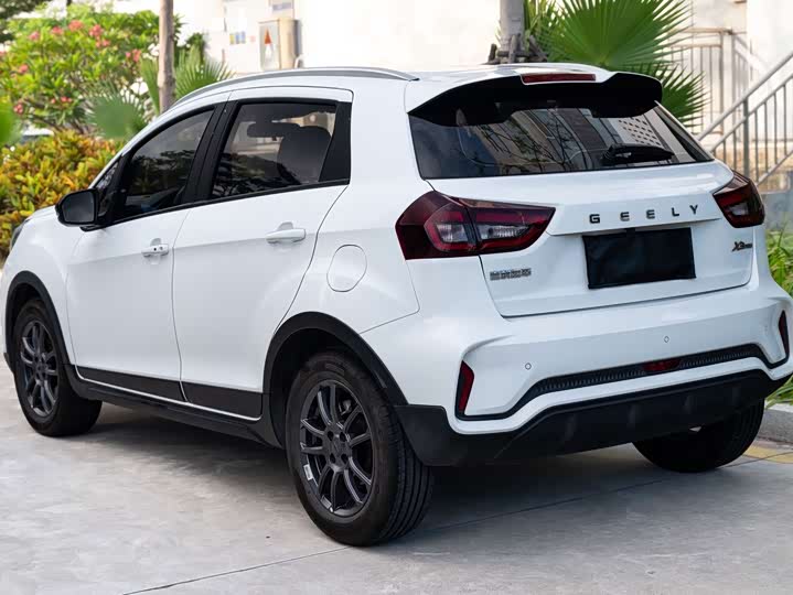 Geely Vision X3, 2021 — фото 3 из 9