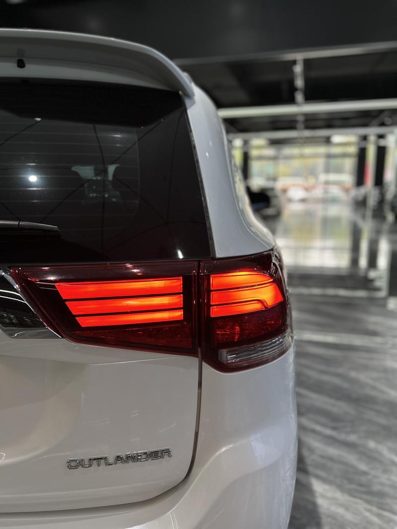 Mitsubishi Outlander, 2022 — фото 10 из 12
