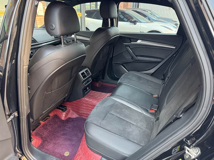Audi Q5L Sportback, 2022 — фото 9 из 9