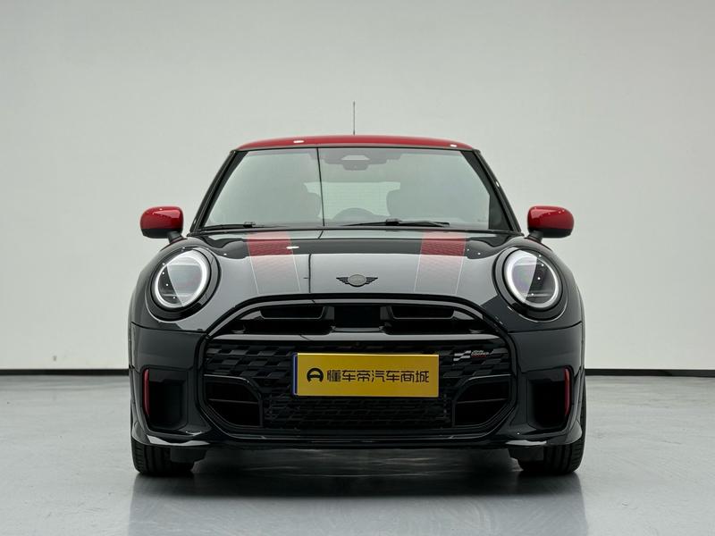 Mini Mini JCW, 2024 — фото 2 из 12