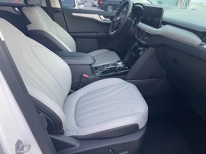 Ford Escape, 2024 — фото 7 из 9