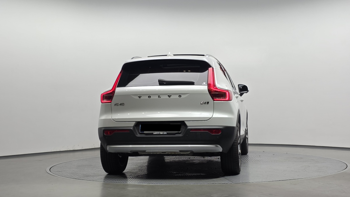 Volvo XC40, 2024 — фото 4 из 12