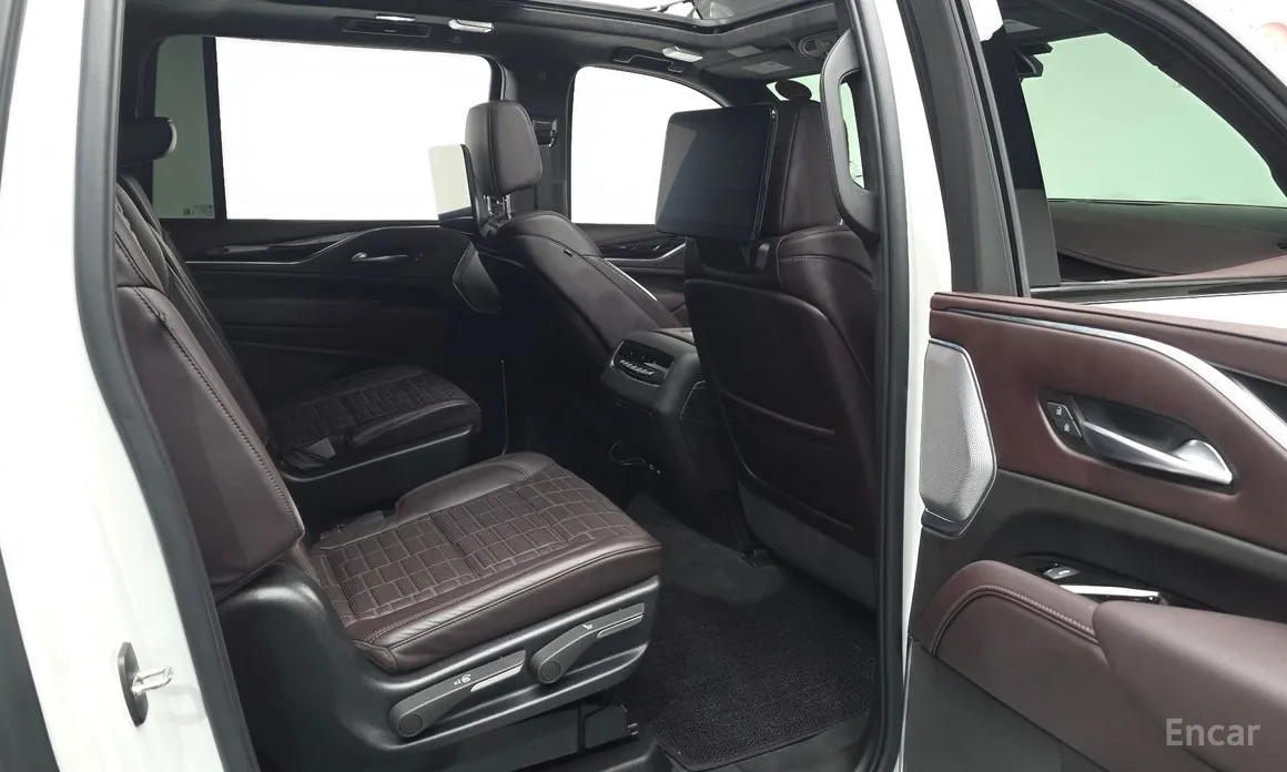 Cadillac Escalade, 2023 — фото 11 из 12