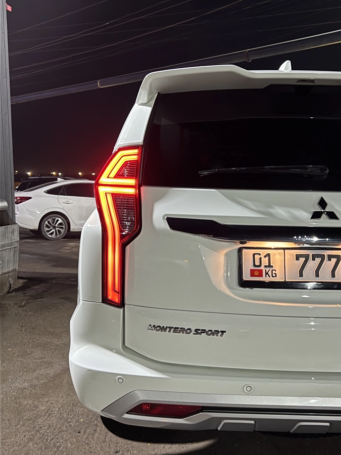 Mitsubishi Montero Sport, 2023 — фото 8 из 12