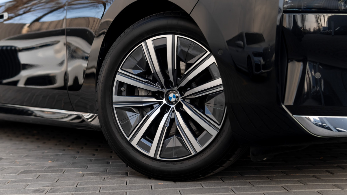 BMW 7 Serii, 2025 — фото 4 из 10