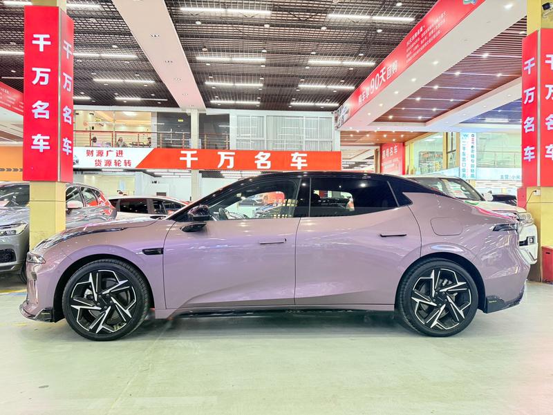Lynk & Co 07 EM-P Hybrid, 2025 — фото 3 из 12