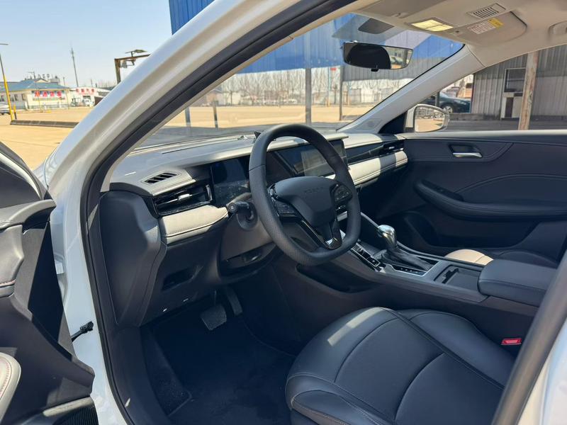 Roewe i5, 2024 — фото 8 из 10