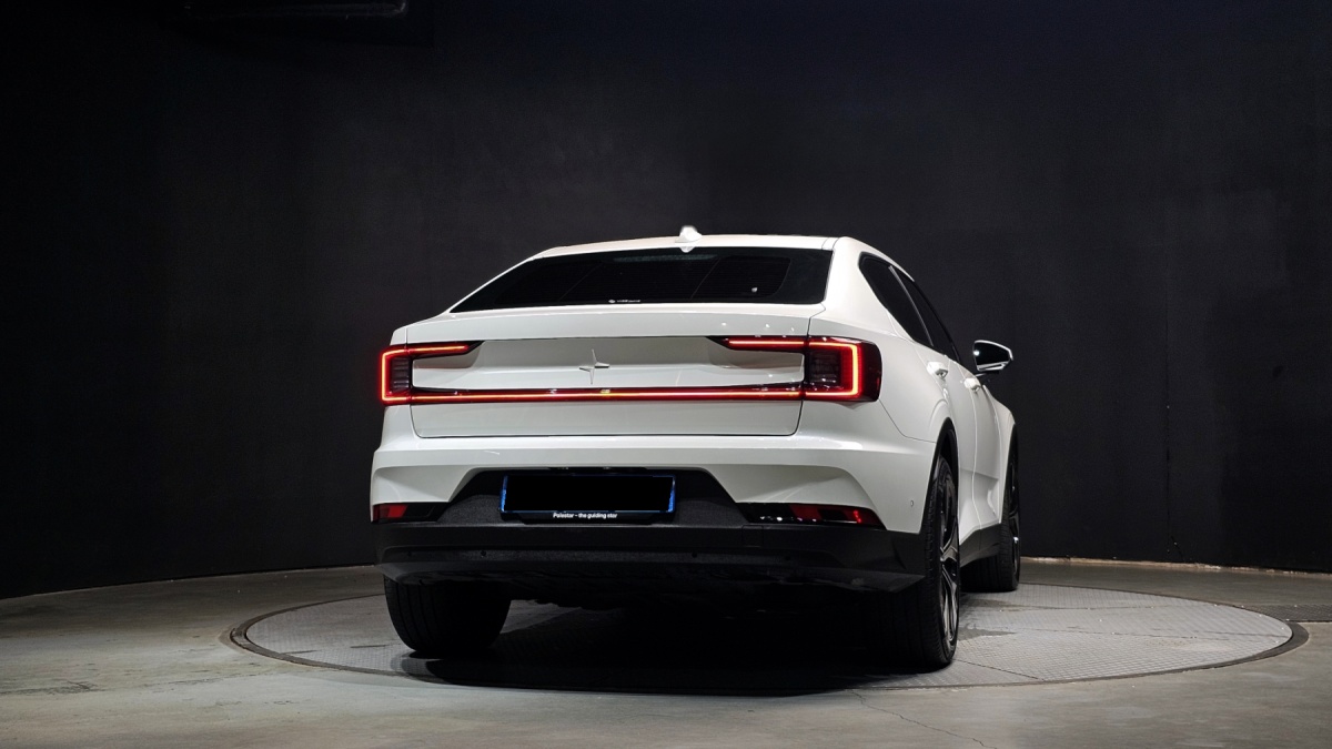 Polestar 2, 2022 — фото 4 из 12