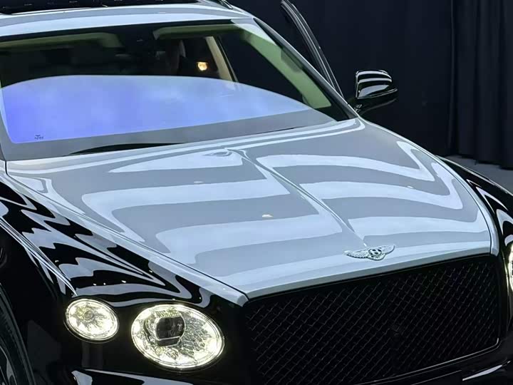 Bentley Bentayga, 2023 — фото 5 из 9