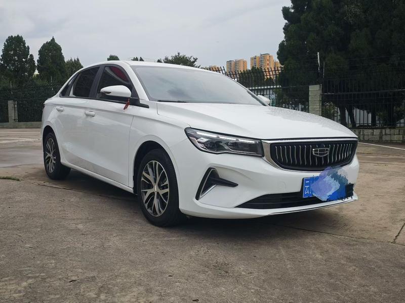 Geely Emgrand, 2023 — фото 3 из 11