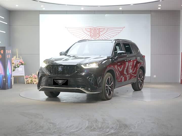 Toyota Crown Kluger, 2022 — купить в Кирове под ключ