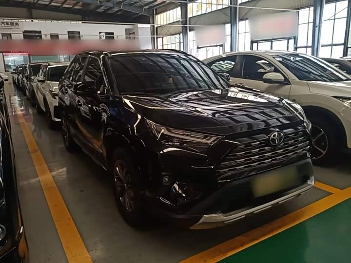 Toyota RAV4, 2025 — фото 4 из 9