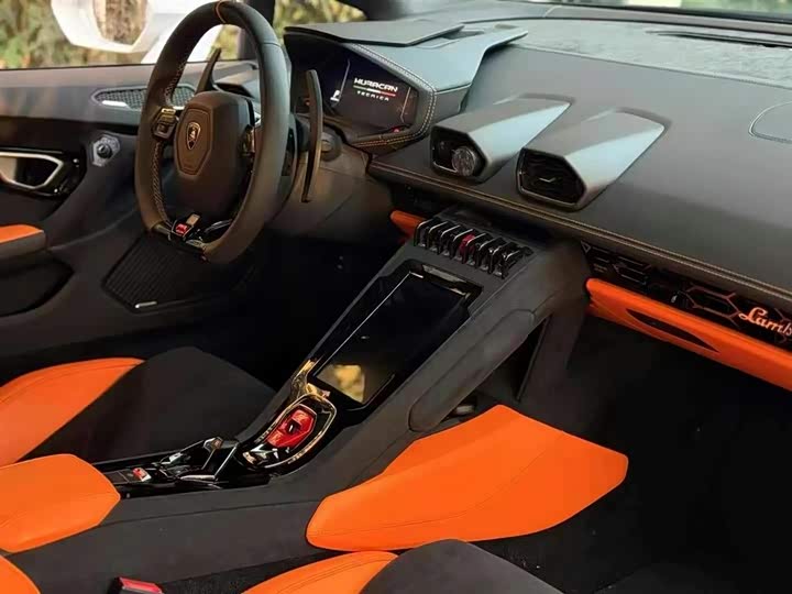 Lamborghini Huracán, 2024 — фото 4 из 7
