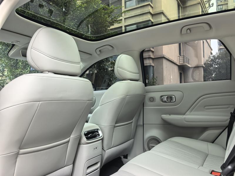 Leapmotor B10, 2025 — фото 10 из 11