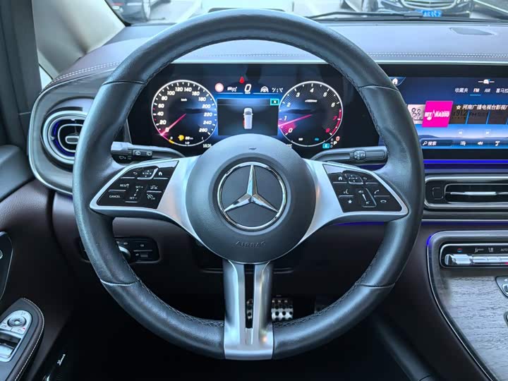 Mercedes-Benz V-Class, 2024 — фото 8 из 9
