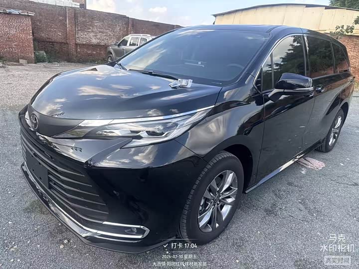 Toyota Sienna, 2026 — купить в Воронеже под ключ
