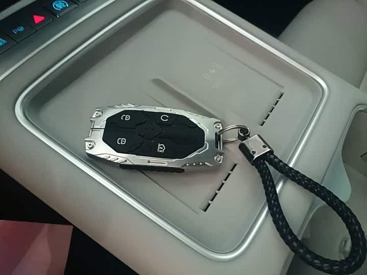 BYD FangChengBao Titanium 7 (Tai 7), 2025 — фото 9 из 9