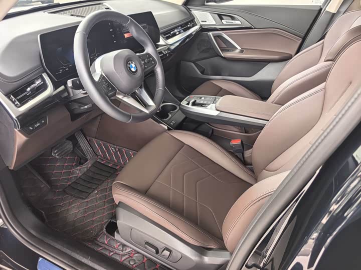 BMW X1, 2025 — фото 8 из 9