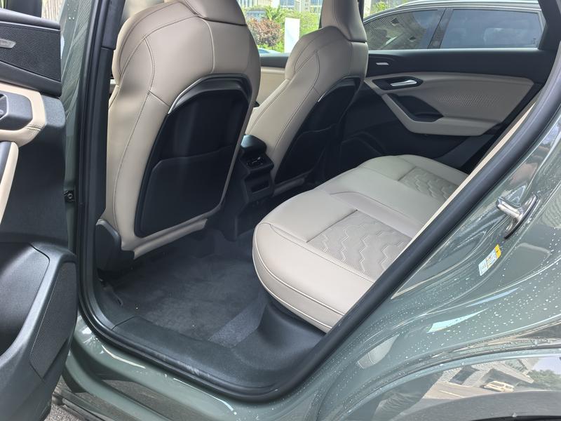 Audi Q6L e-tron Sportback, 2025 — фото 10 из 12